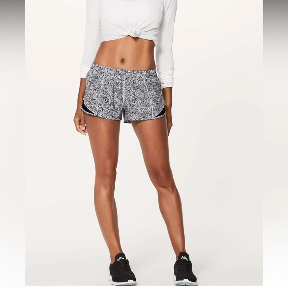 Lululemon Hotty Hot Short II *2.5